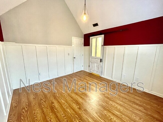 Building Photo - 311 Highgrove Dr
