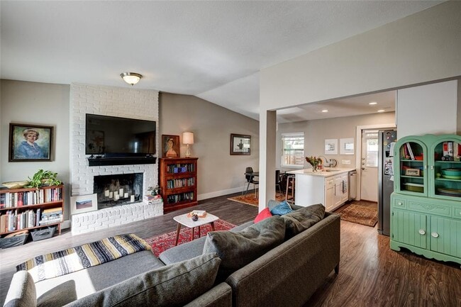 Building Photo - 6306 Vioitha Dr