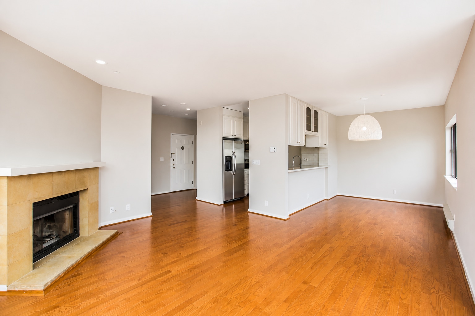 Entryway - 2185 Bush St