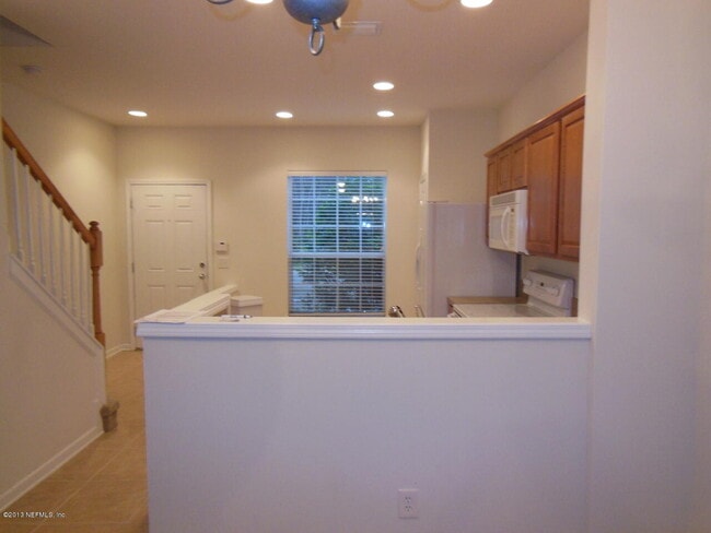 Building Photo - 3504 Summerlin Ln N