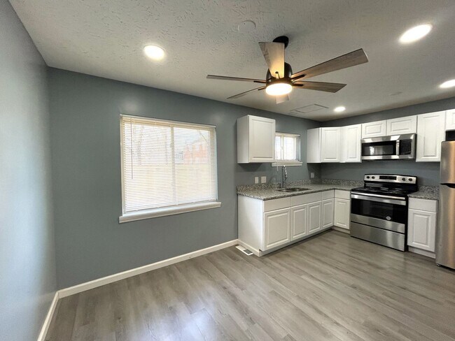 Building Photo - 1283 Linwood Ave