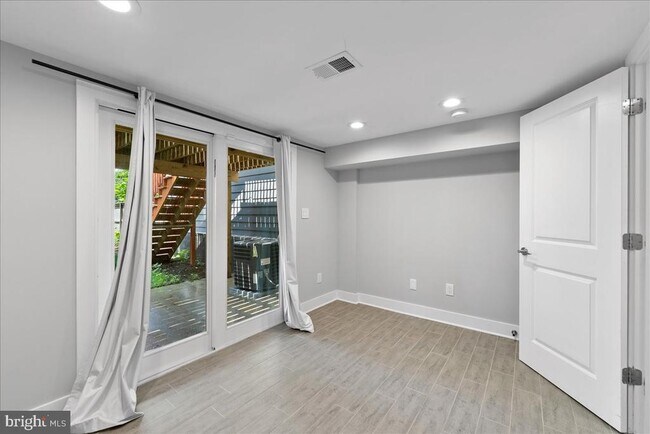 Building Photo - 1273 Oates St NE
