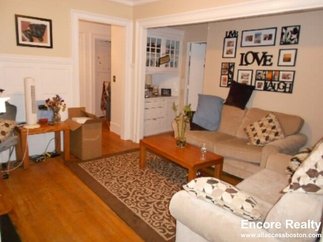 Building Photo - 448 Park Dr