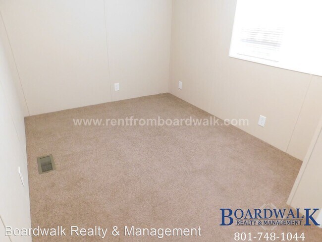 Building Photo - 3114 S 200 E