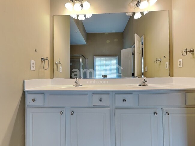 Building Photo - 393 Cherry Tree Ln