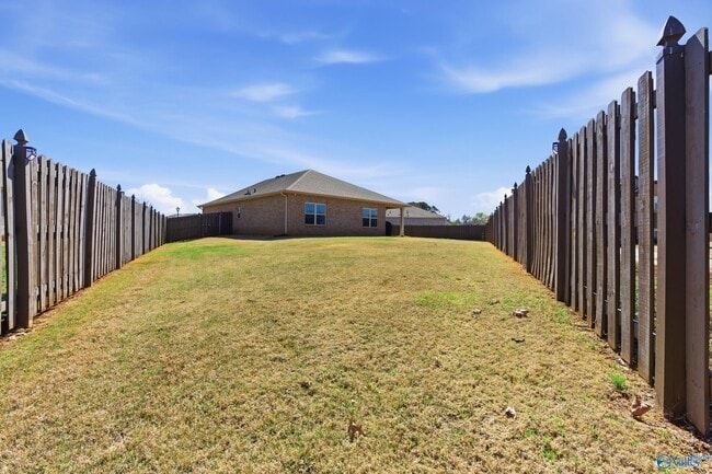 Building Photo - 121 Burlcrest Ct