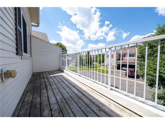 Building Photo - Spacious *3Bed*2Bath townhome Cottage Grove Available Sept 1.