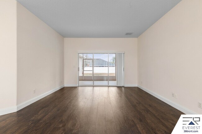 Building Photo - 7 Robin Pl