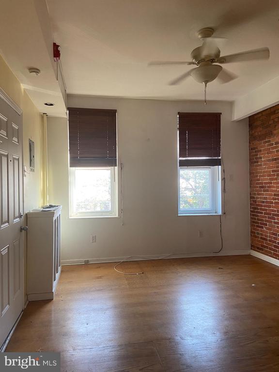 Building Photo - 3711 Lancaster Ave