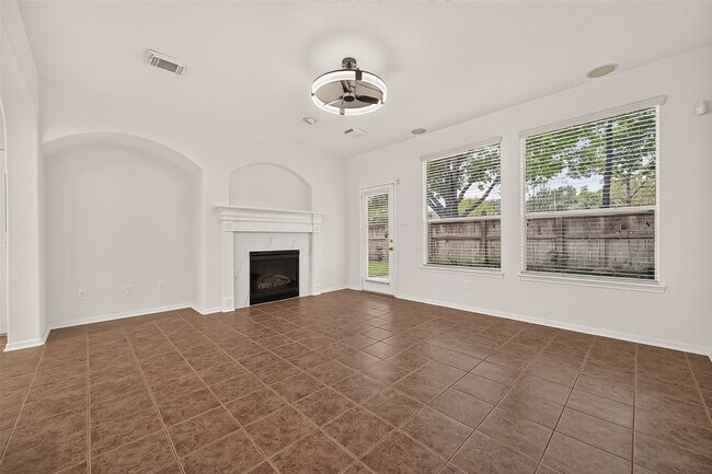 Building Photo - 6118 Breezy Hollow Ln
