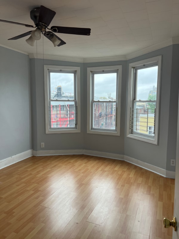 Building Photo - 9 W 17th St