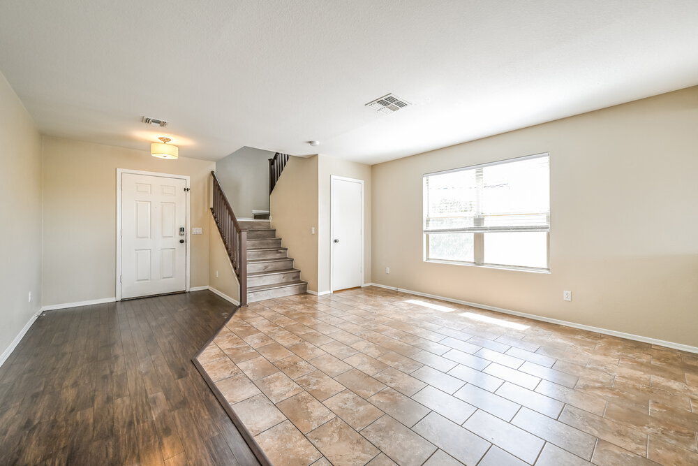 Building Photo - 15331 W Cameron Cir