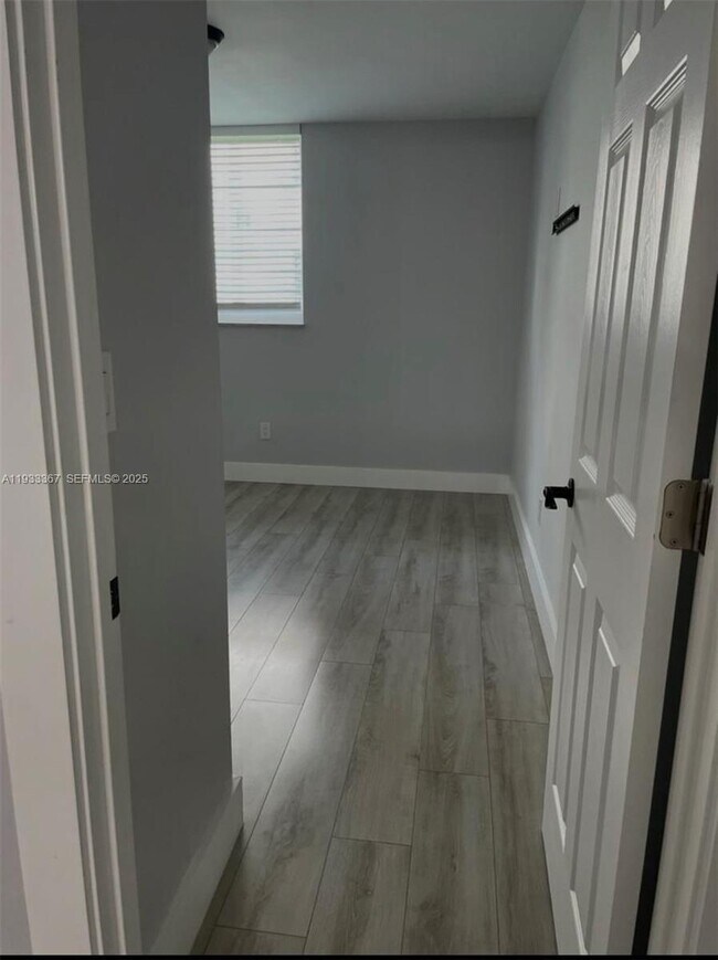 Building Photo - 8893 Fontainebleau Blvd