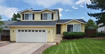 Front of property. - 513 Southpark Rd