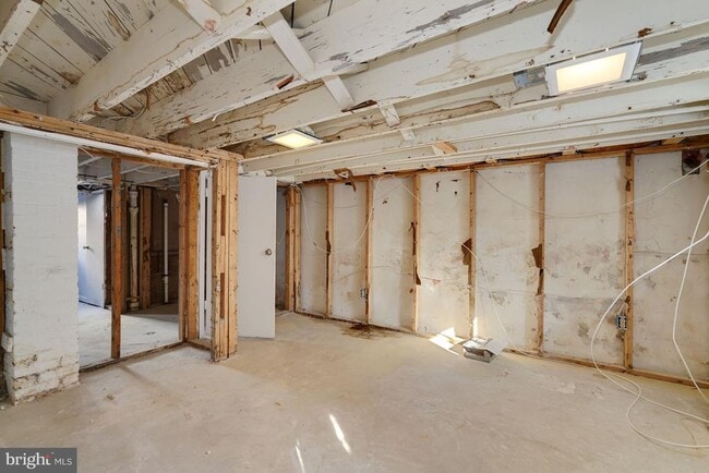 Building Photo - 6066 Wooten Dr