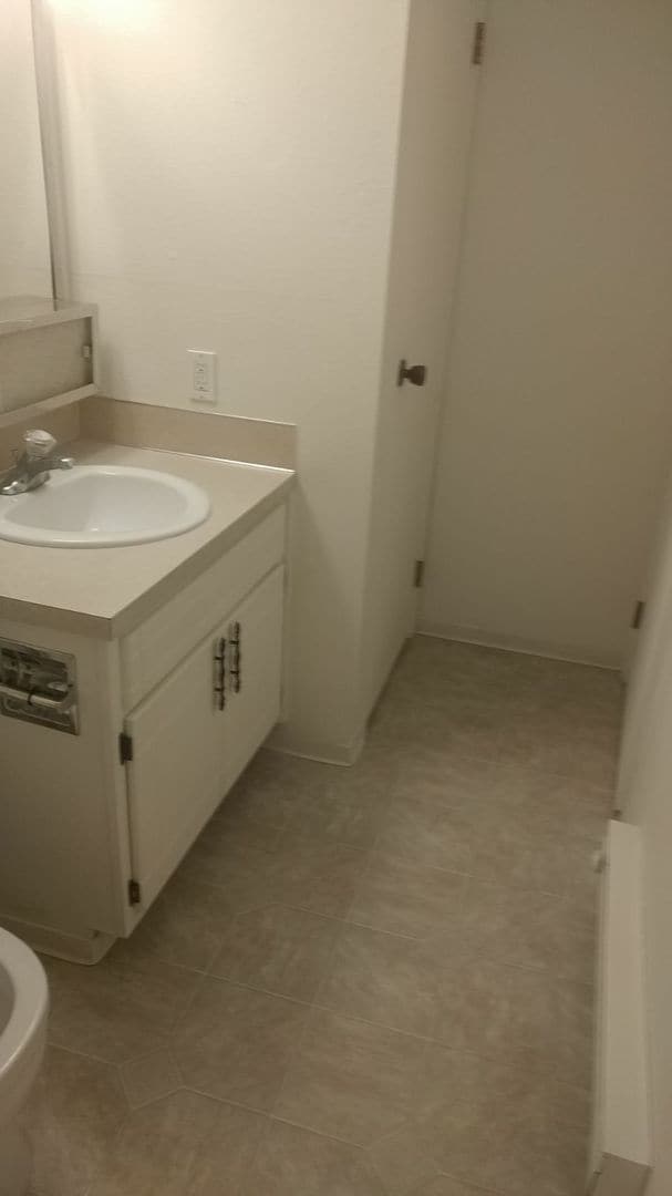 Building Photo - Downtown Port Angeles - 1 Bed 1 Ba