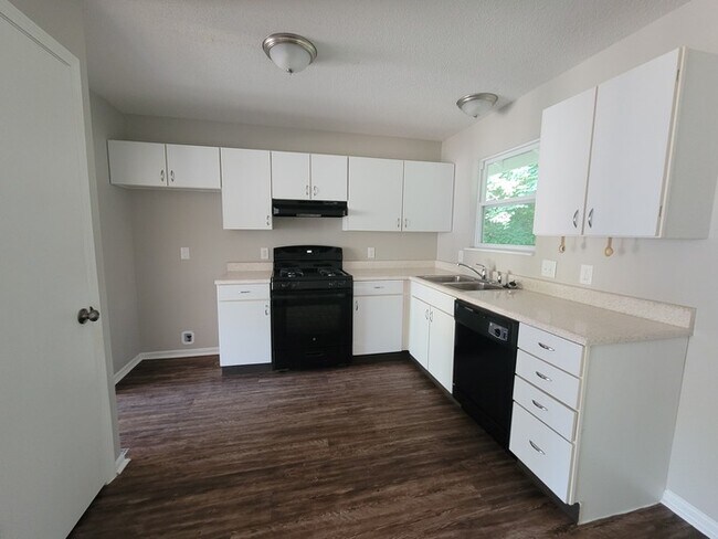 Building Photo - 969 Wynstay Cir Valley Park, MO 63088