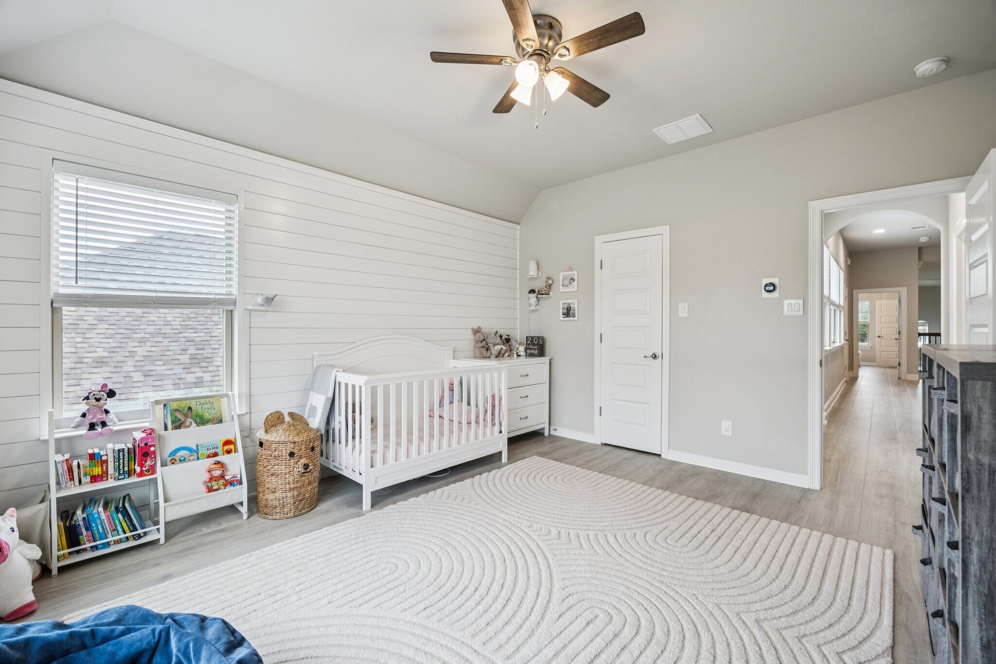 Building Photo - 4871 Lockwood Dr