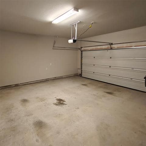 Building Photo - 1308 Creekbank Dr