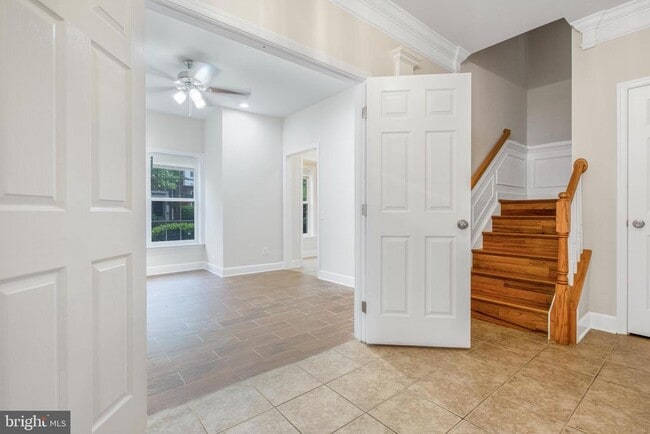 Building Photo - 14741 Potomac Branch Dr