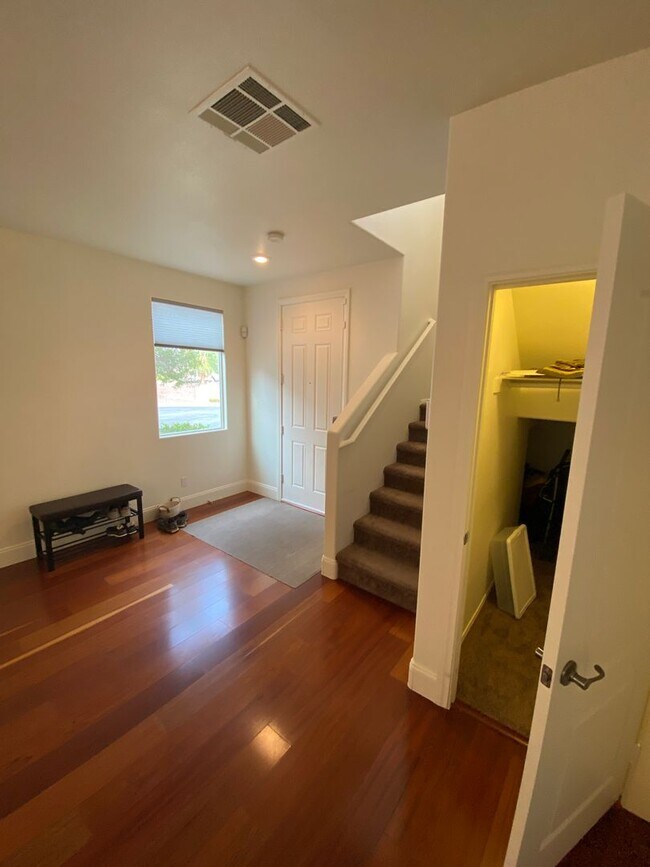 Building Photo - *COMING SOON* LAS VEGAS TWO STORY HOME WITH  4 BEDROOMS!!