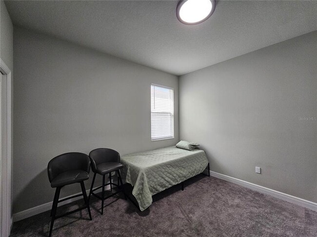 Building Photo - 1556 N River Cir