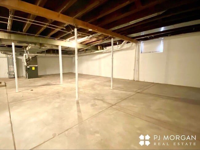 Building Photo - 4 Bedroom, 2 Bathroom House For Lease - $500 Off First Full Months Rent