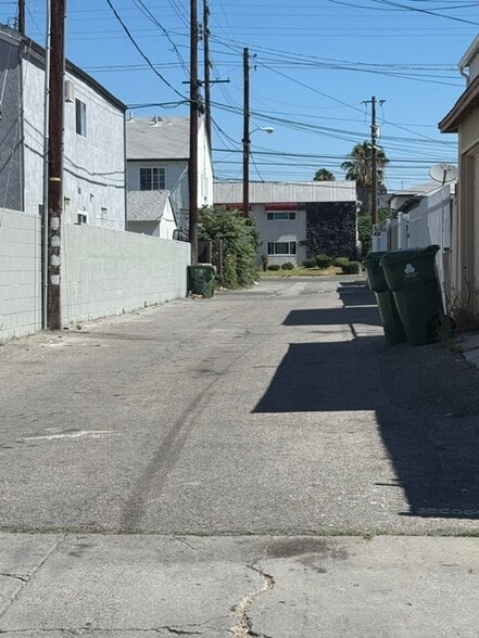 Alley behond house - 5943 Tujunga Ave