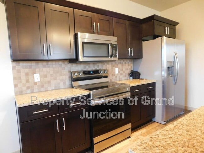 Building Photo - 592 Treviso Ct