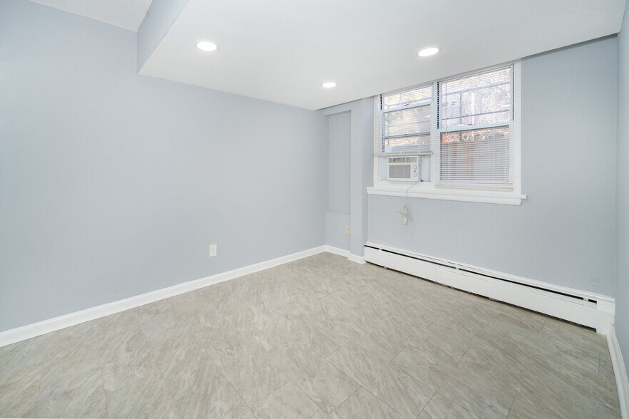 Building Photo - 1301 N Harrison St