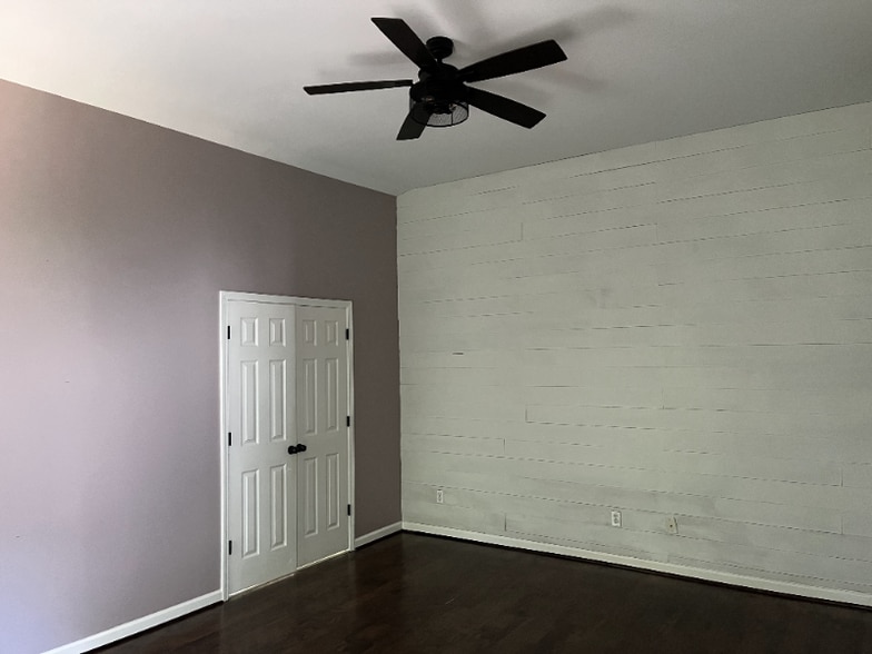 Building Photo - 2582 Oak Bluff Dr