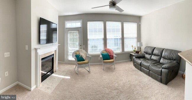 Building Photo - 17614 Four Seasons Dr