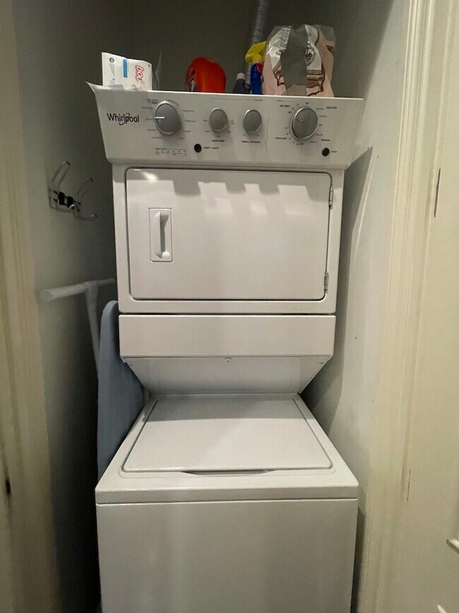 Building Photo - 1746-52 W North Ave