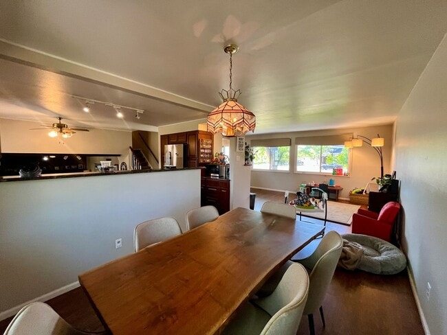 Building Photo - Beautiful 4 bed 2.5 bath in Hampden neighborhood!