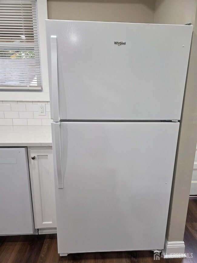 Building Photo - 93 Player Ave