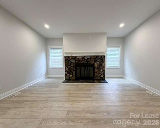 Building Photo - 4111 Brown Dr