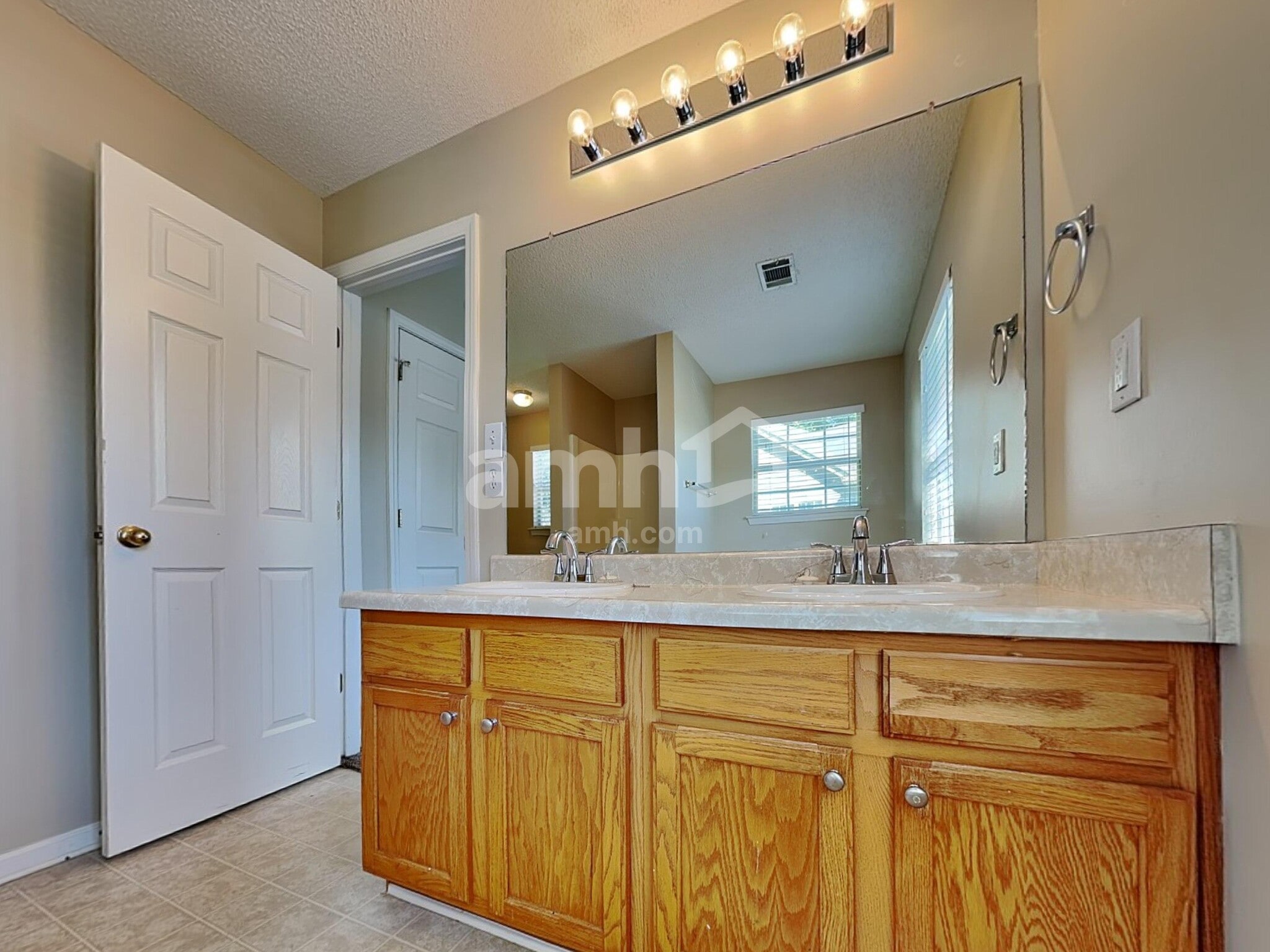 Building Photo - 4020 Angels Dr