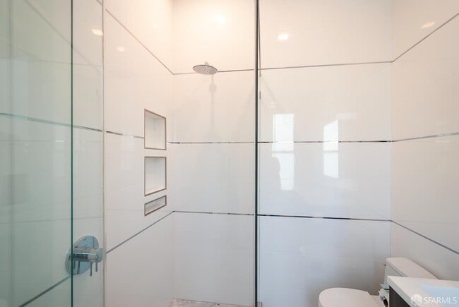 Building Photo - 60 Carmelita St