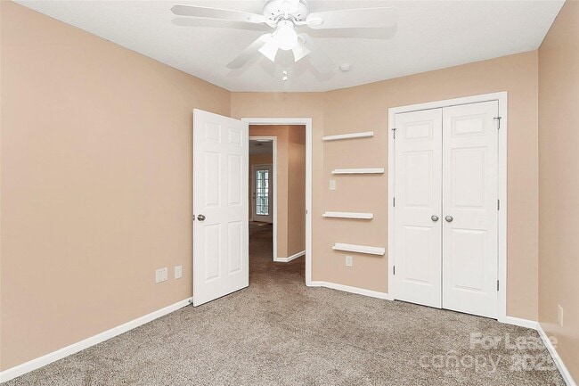 Building Photo - 2916 Dairy Farm Dr