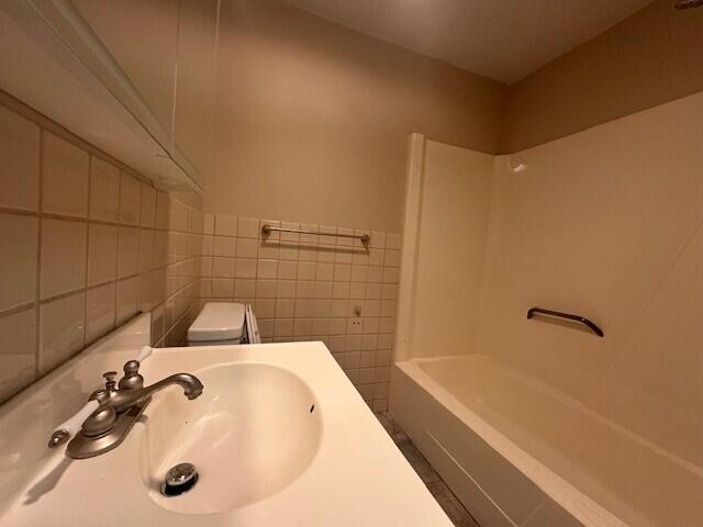 Building Photo - 622 Eiserman Ave