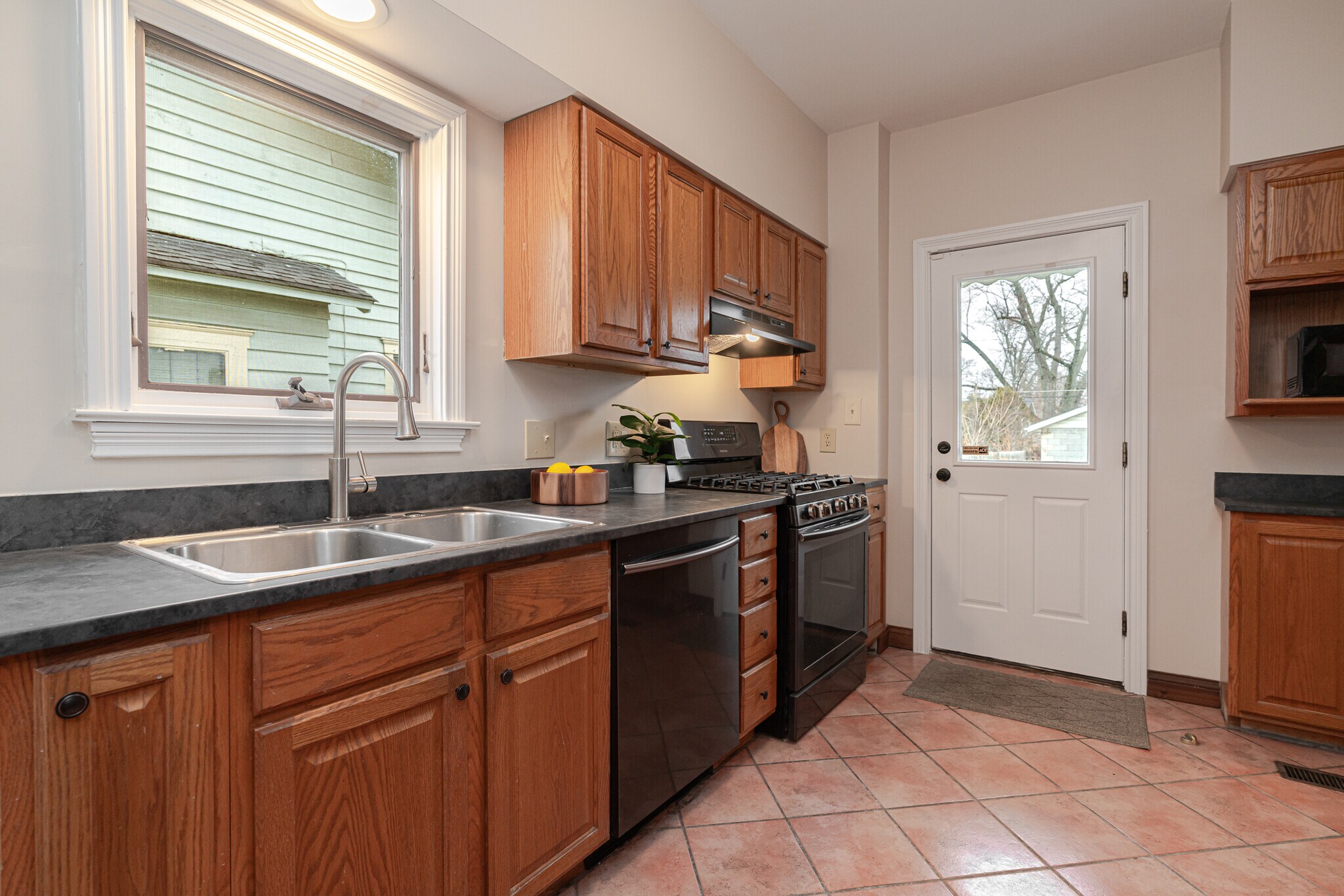 Building Photo - 82 Olentangy St