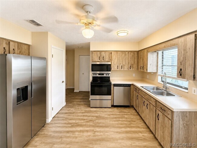 Building Photo - 9476 W Green Bay Ln