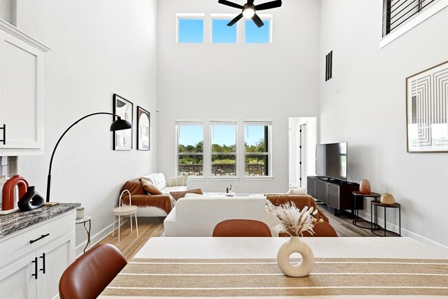 Building Photo - 2702 Sebring Cir