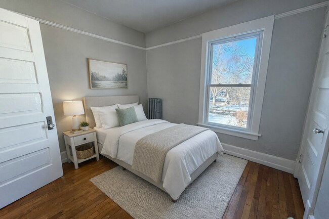 Building Photo - 1865 Fisher St