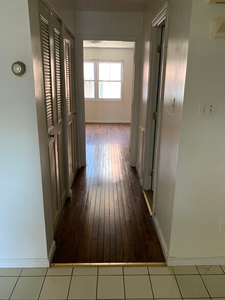 Building Photo - 944 New Market St