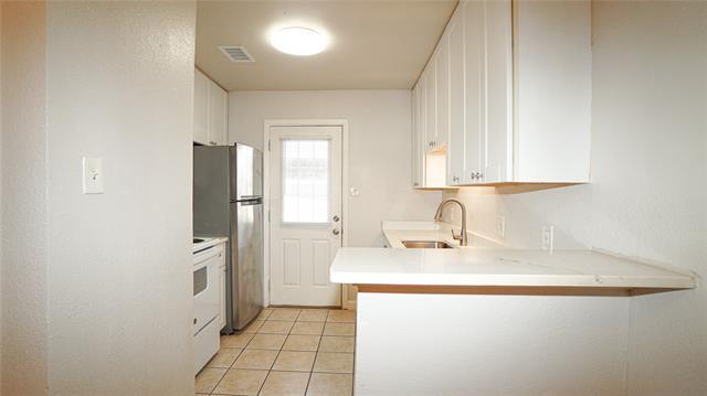 Building Photo - 5638 Marina Dr