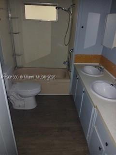 Building Photo - 5435 Lewellyn Rd