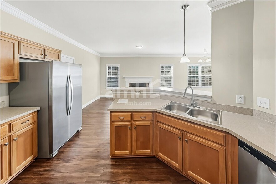 Building Photo - 5000 Idaho Dr