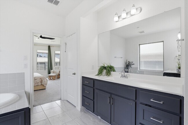 Building Photo - 509 Cedarwood St