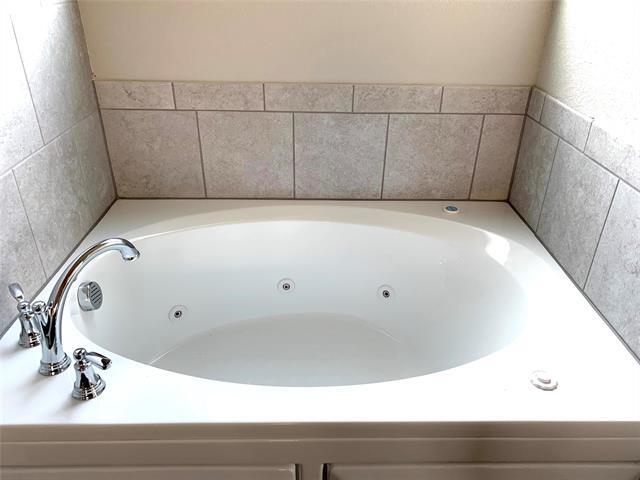 Building Photo - 515 Long Prairie Dr